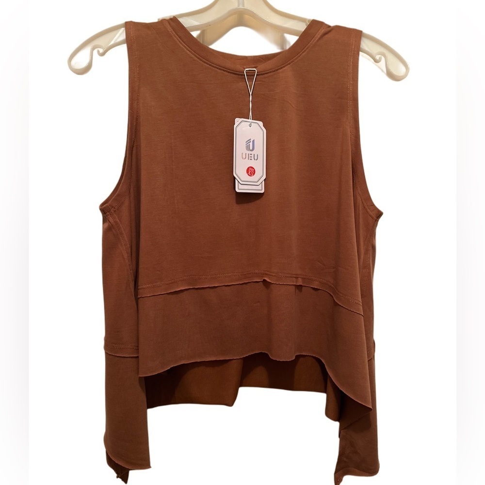 NWT Women’s Scoop Neck Sleeveless Asymmetrical Yoga Athletic Top Brown Size XS
